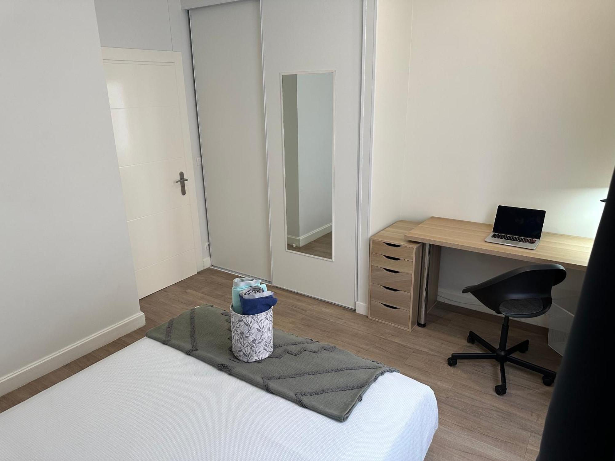 Grand appartement moderne tout équipé avec jardin Clermont-Ferrand Exterior foto